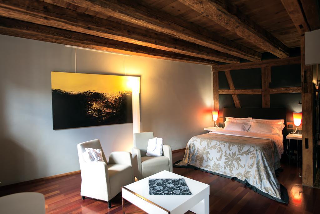 Le B. Suites, Chambres & Restaurant Riquewihr Kültér fotó