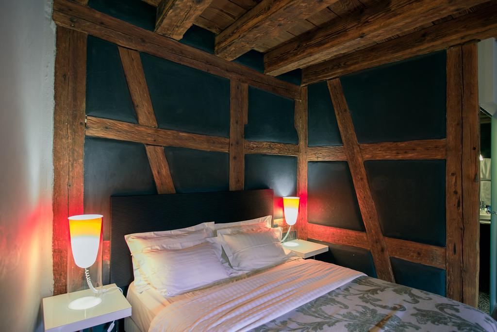 Le B. Suites, Chambres & Restaurant Riquewihr Kültér fotó