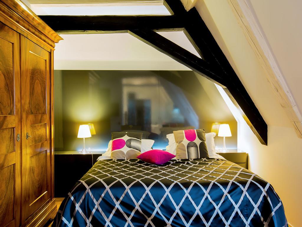 Le B. Suites, Chambres & Restaurant Riquewihr Kültér fotó